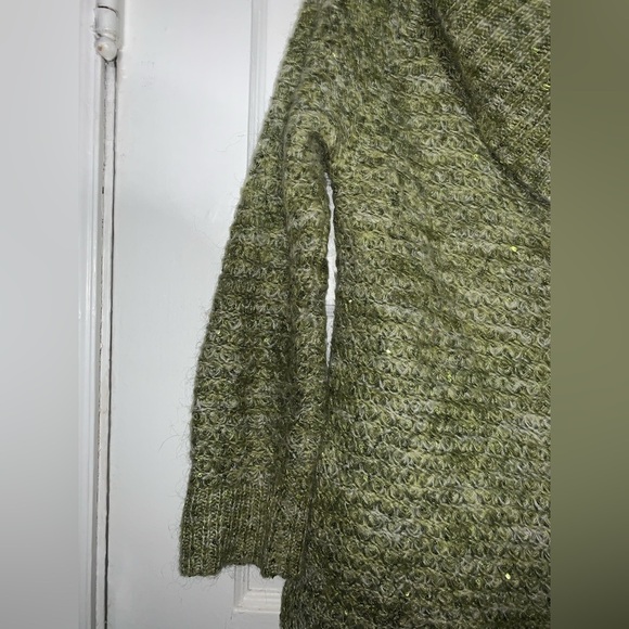 Chicos green shimmery sequin off the‎ shoulder sweater size 0 (medium) - Picture 5 of 12